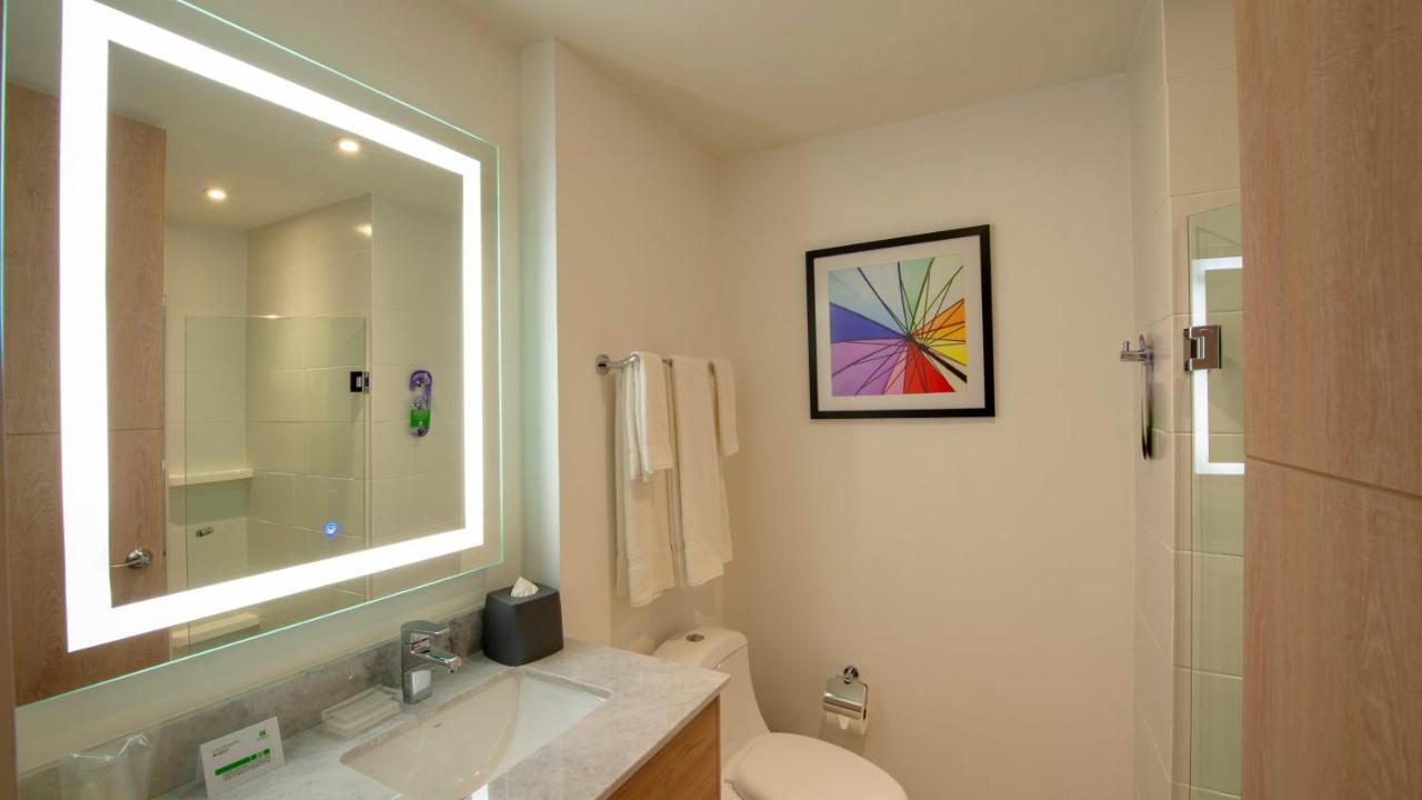 & - La Isla By Ihg Hotel