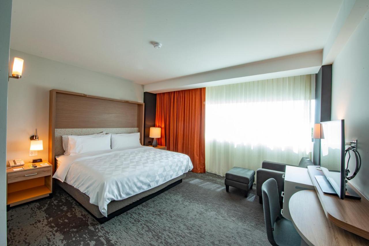 & - La Isla By Ihg Hotel