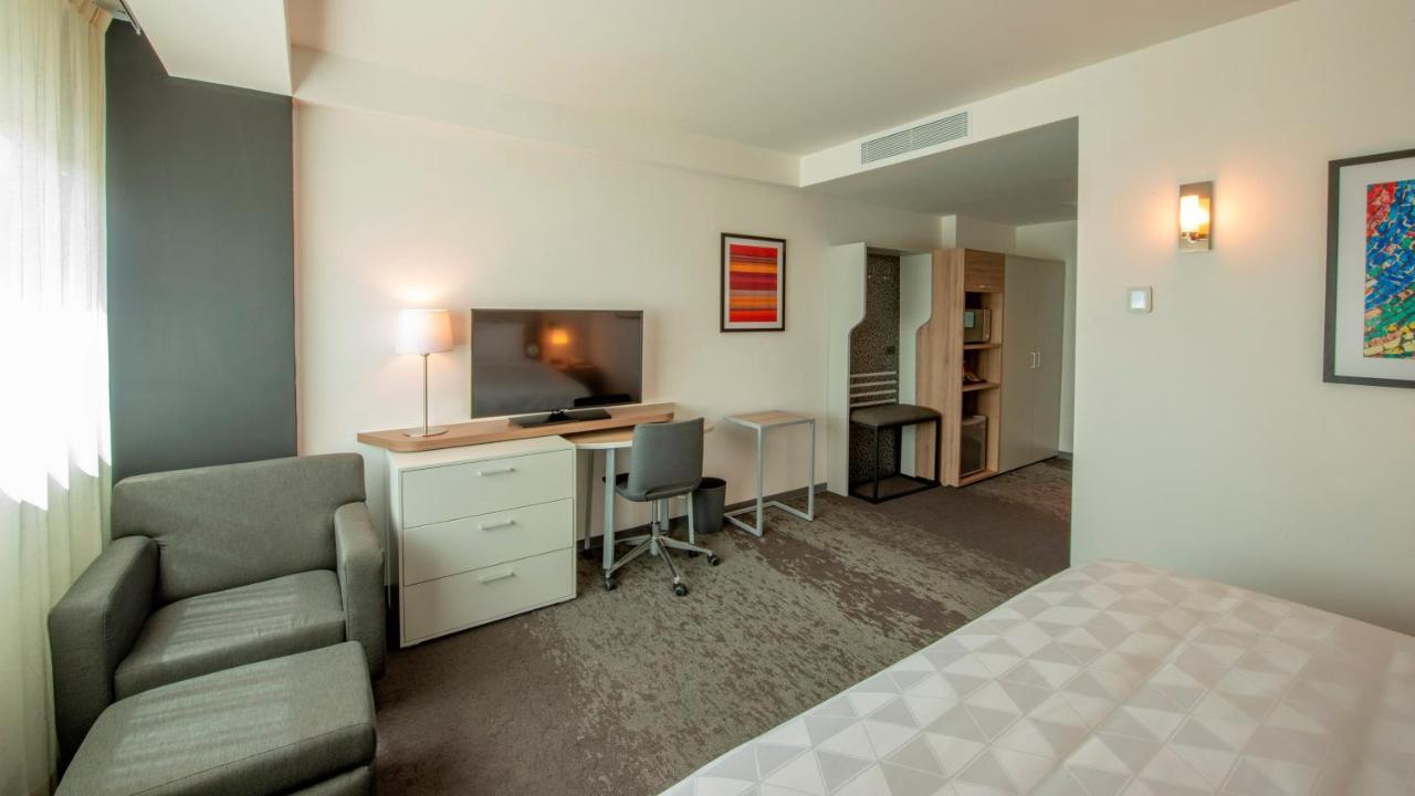 Hotel & - La Isla By Ihg 4*